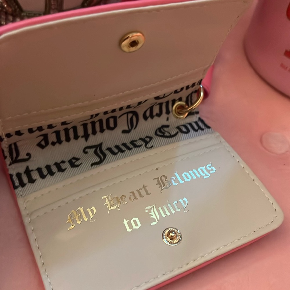 🩷🍒Juicy Couture Pink Card Holder with Bow Keychain - Picture 7 of 7